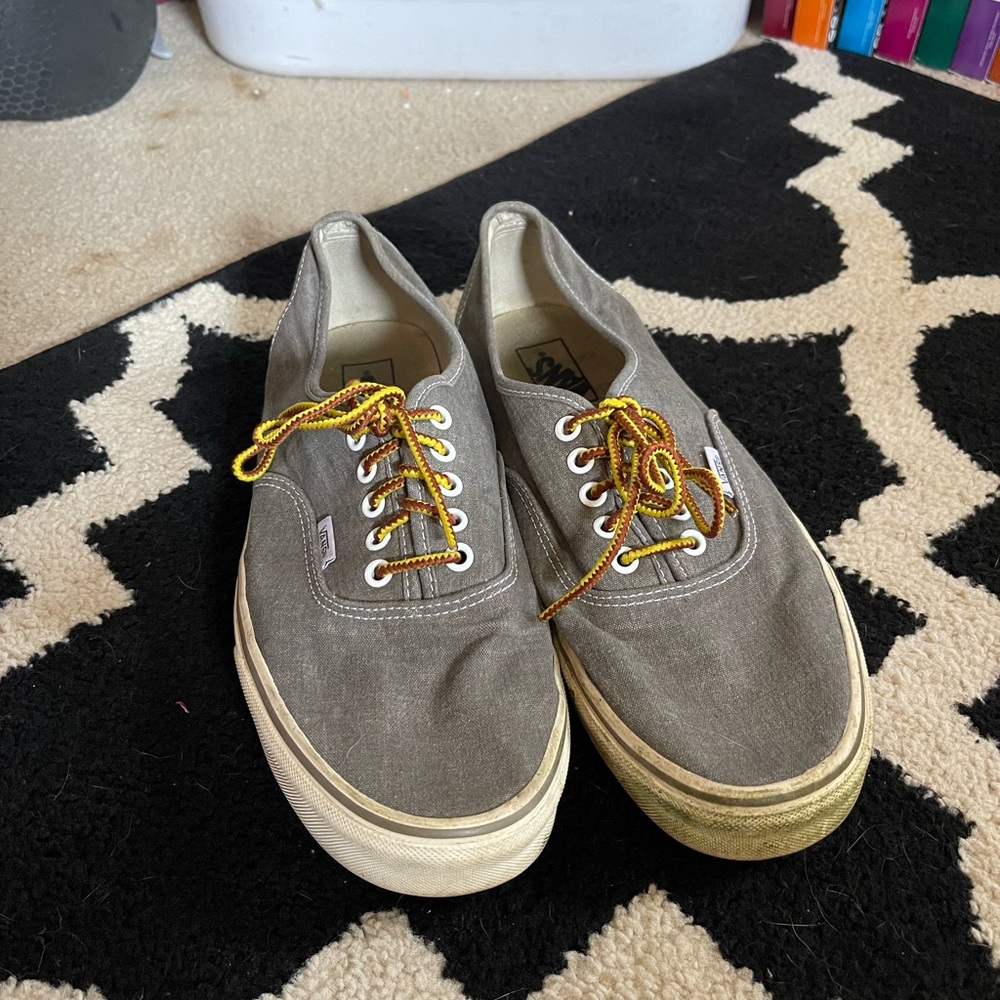 Men’s grey vans